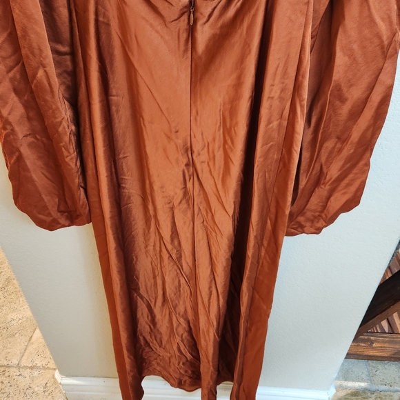 Significant Other Satin Open Back Balloon Sleeves Formal Evening Maxi Dress - Picture 11 of 11